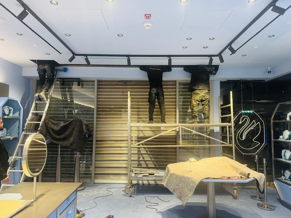 Installation rideau métallique